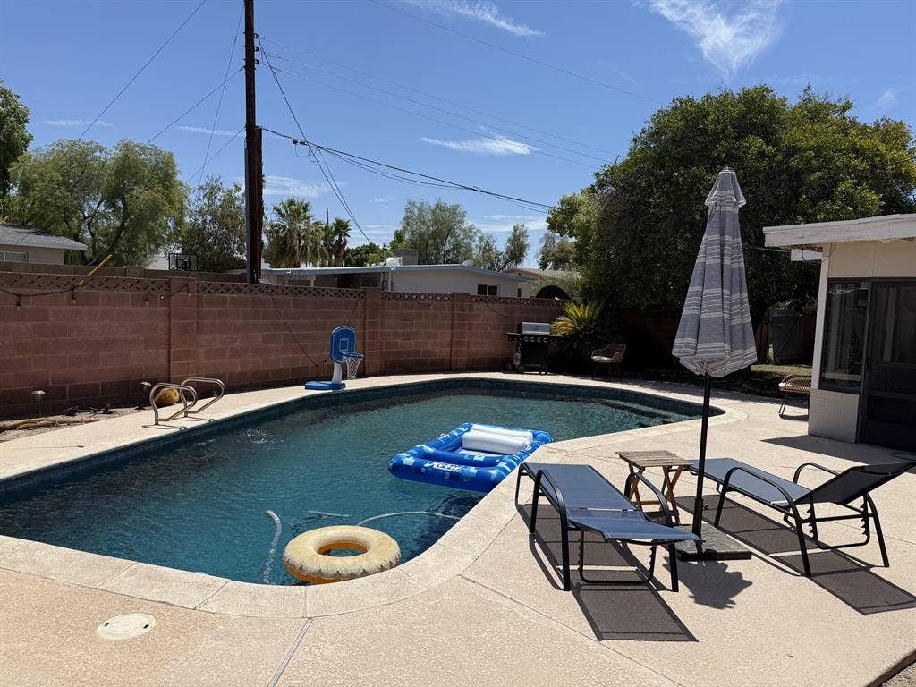 One Private Bedrooms + Pool Tempe!