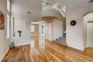 Beautiful room move-in available