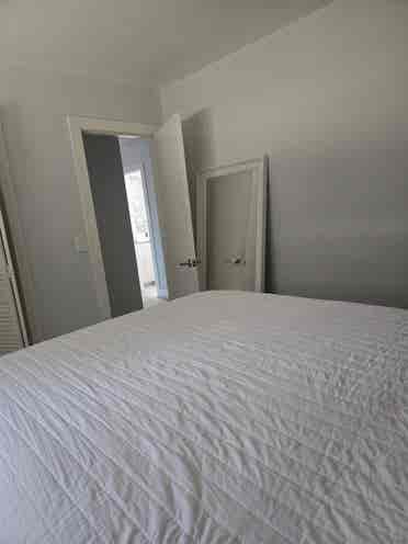 4 rent beautiful room Hollywood,Fl