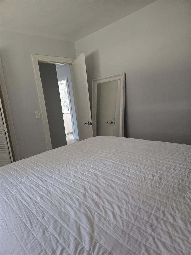 4 rent beautiful room Hollywood,Fl