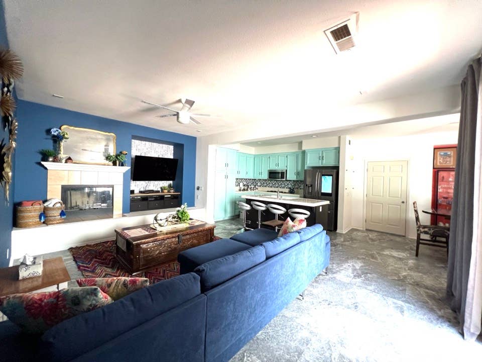 Room for rent (2 total) furnished!
