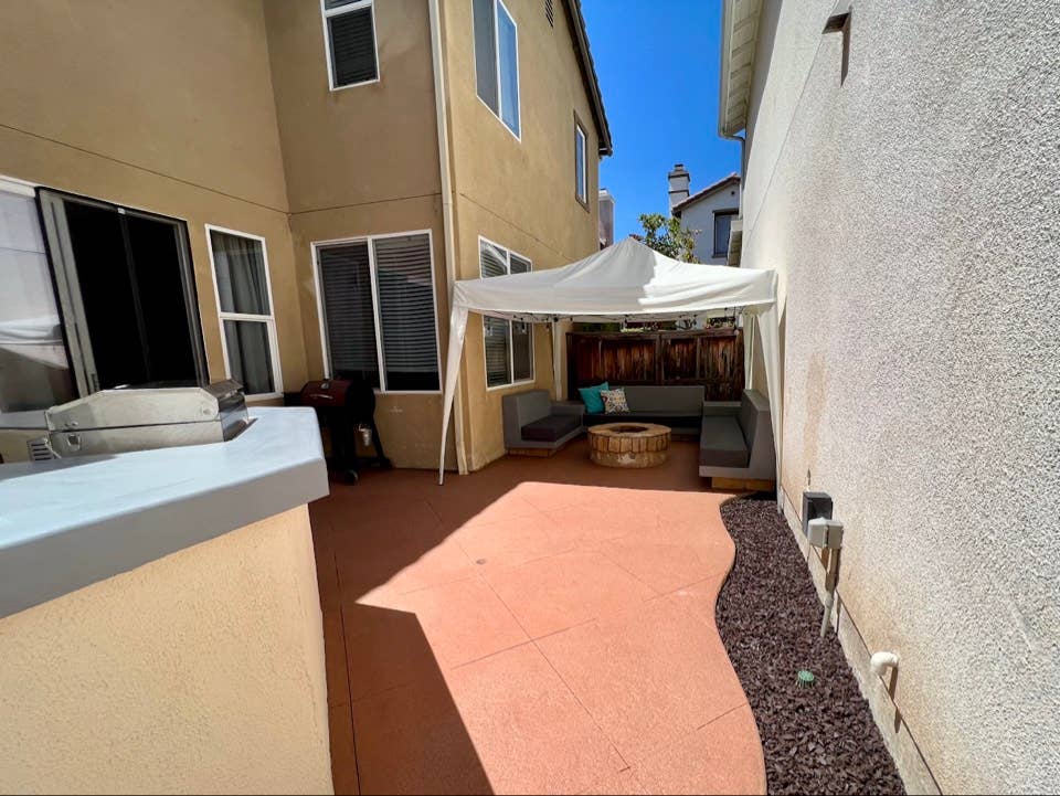 Room for rent (2 total) furnished!