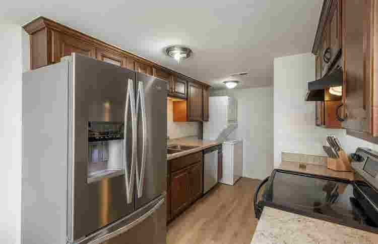 Private bedroom for rent!!