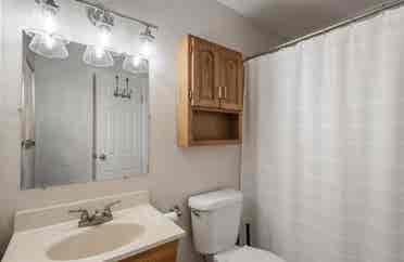 Private bedroom for rent!!