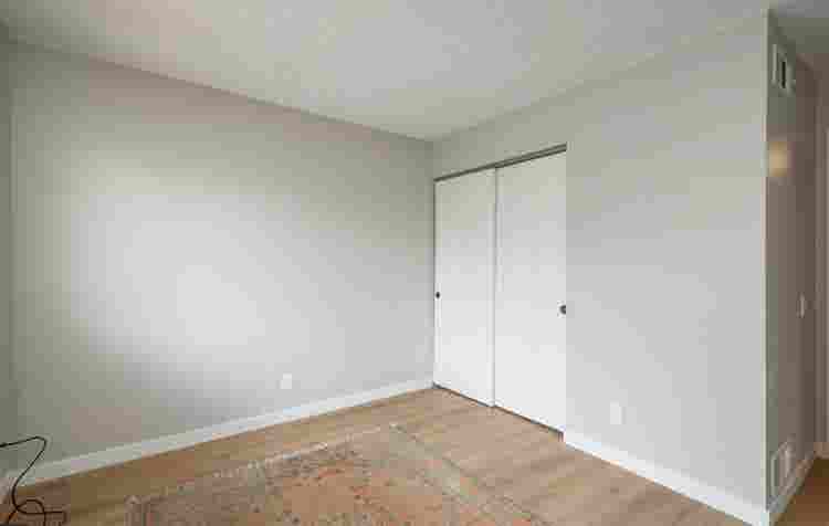 Private bedroom for rent!!