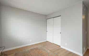 Private bedroom for rent!!