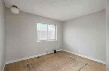Private bedroom for rent!!