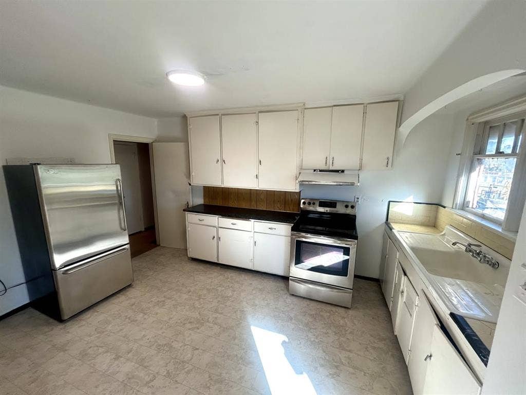 6-BEDROOM RENTAL – $/Room