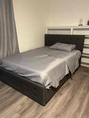 Studio like w/ private ent room