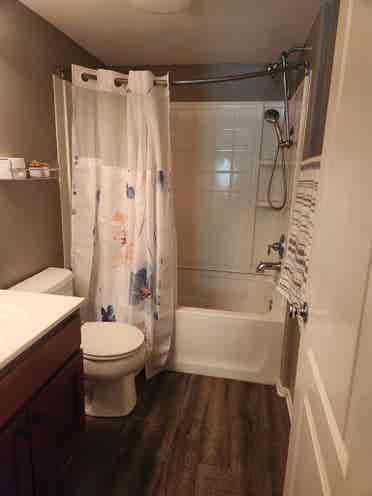 Looking for female roommate