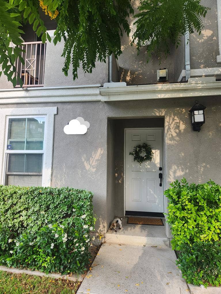 Looking for female roommate
