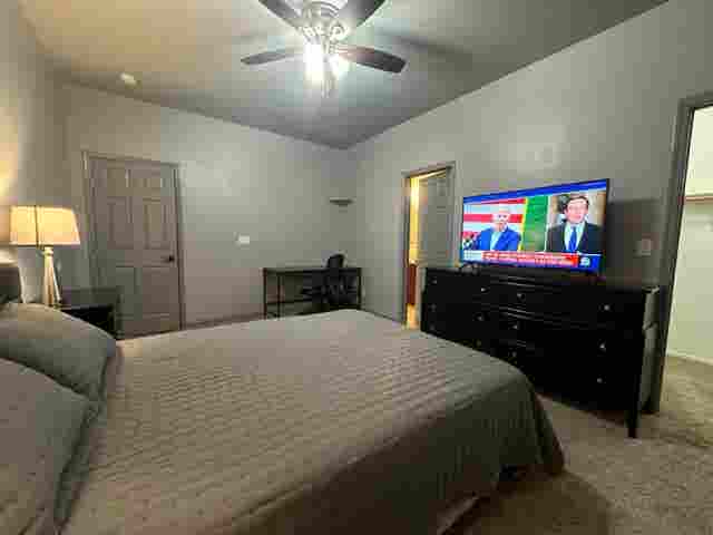 Roommate in Beautiful large home