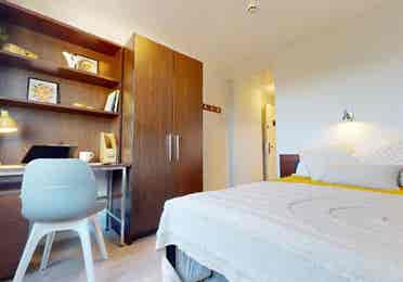 Student room for let, North London