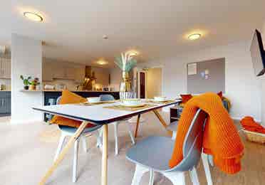 Student room for let, North London