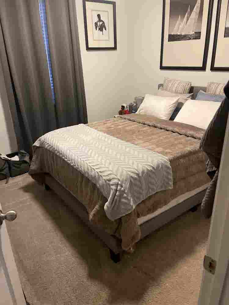 Fully furnished room available .