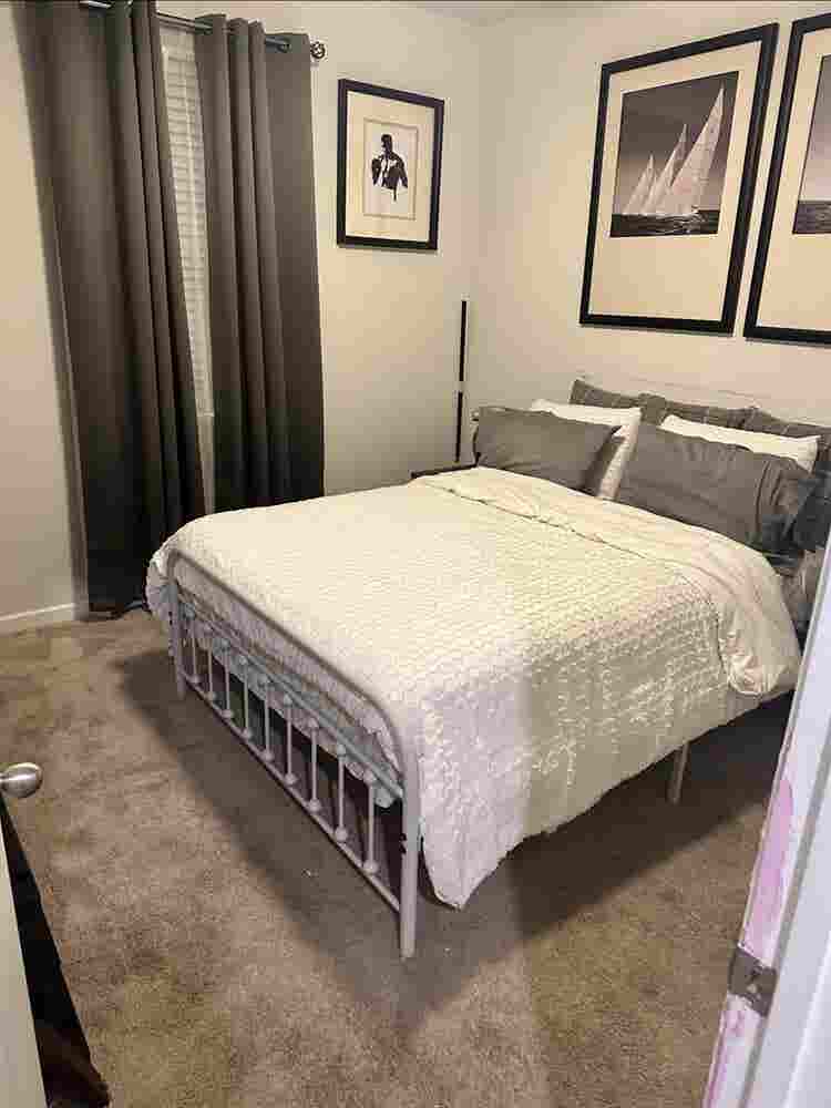 Fully furnished room available .