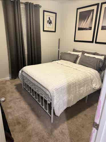 Fully furnished room available .