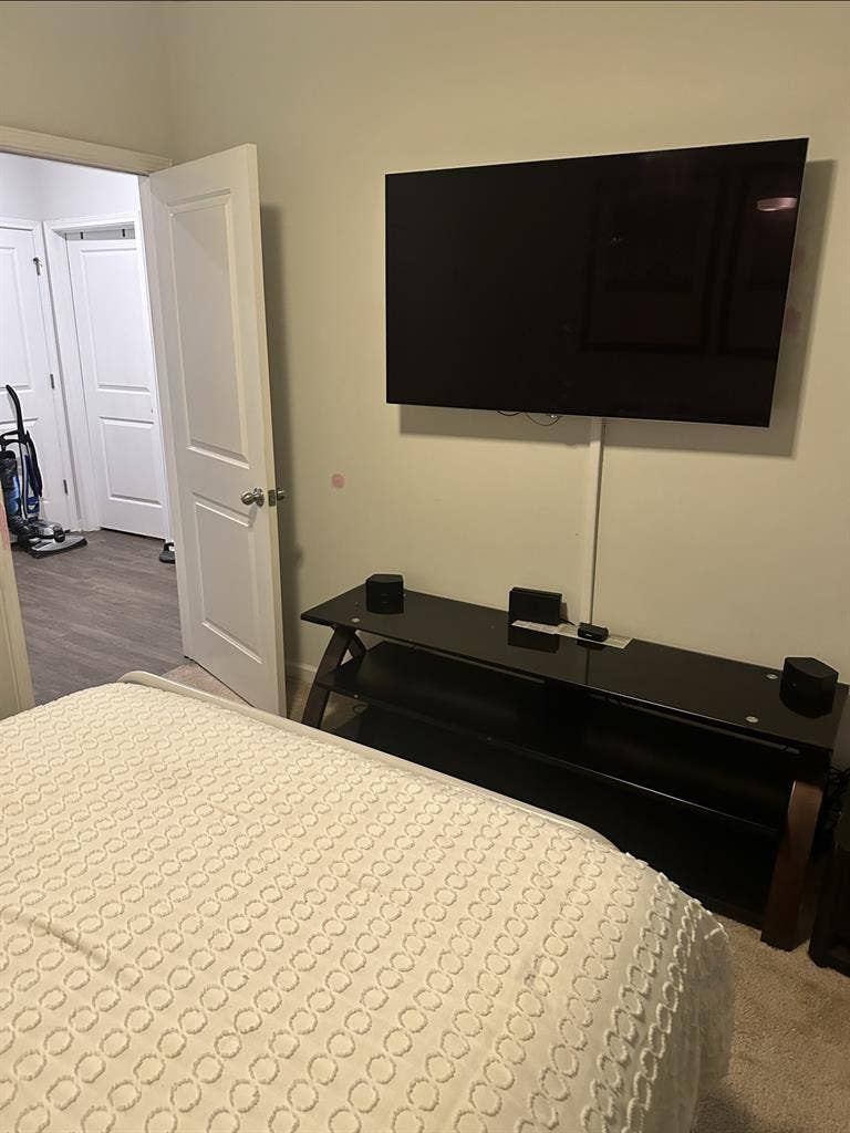 Fully furnished room available .