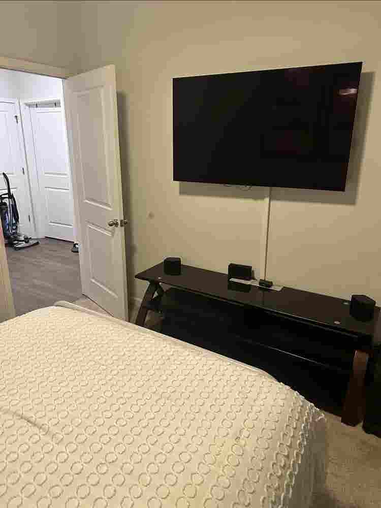 Fully furnished room available .