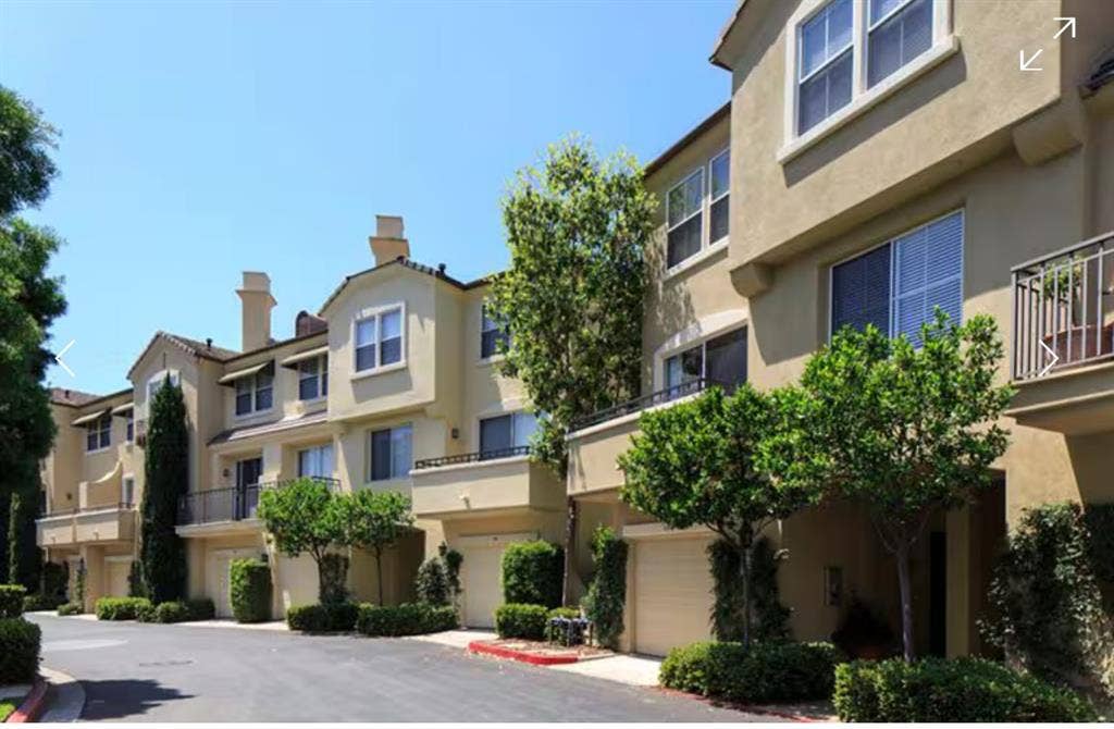 Irvine One Bedroom/Bathroom
