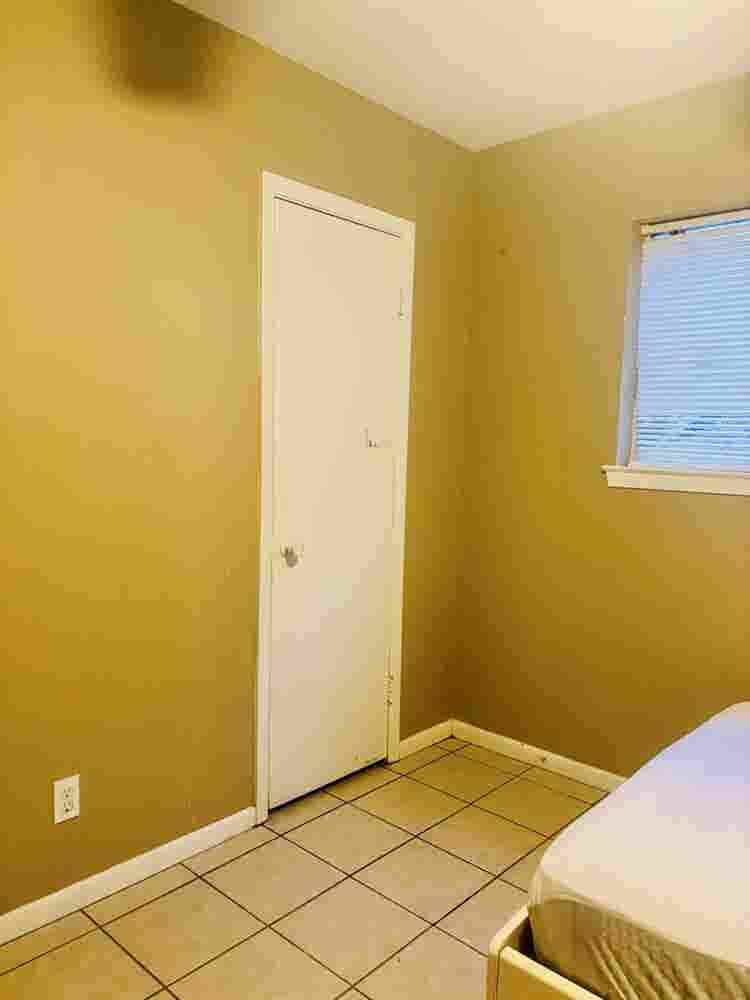 Single bedroom for rent