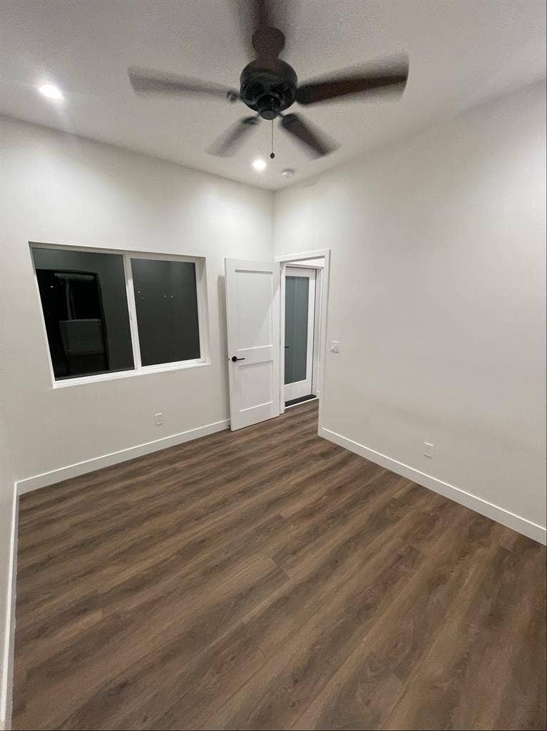 College Area 
ba Roomate Wanted