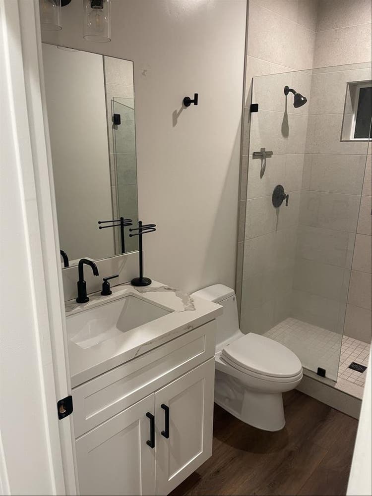 College Area
ba Roomate Wanted