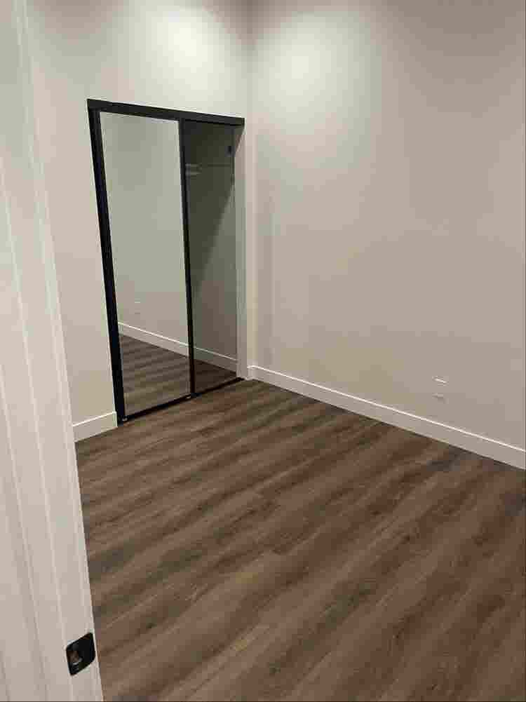 College Area 
ba Roomate Wanted