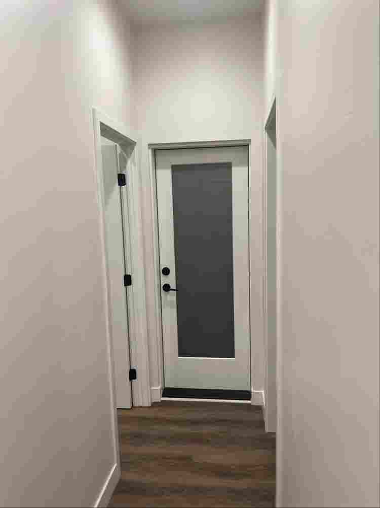 College Area 
ba Roomate Wanted