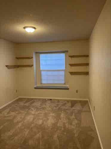 Kennewick private room shared bath