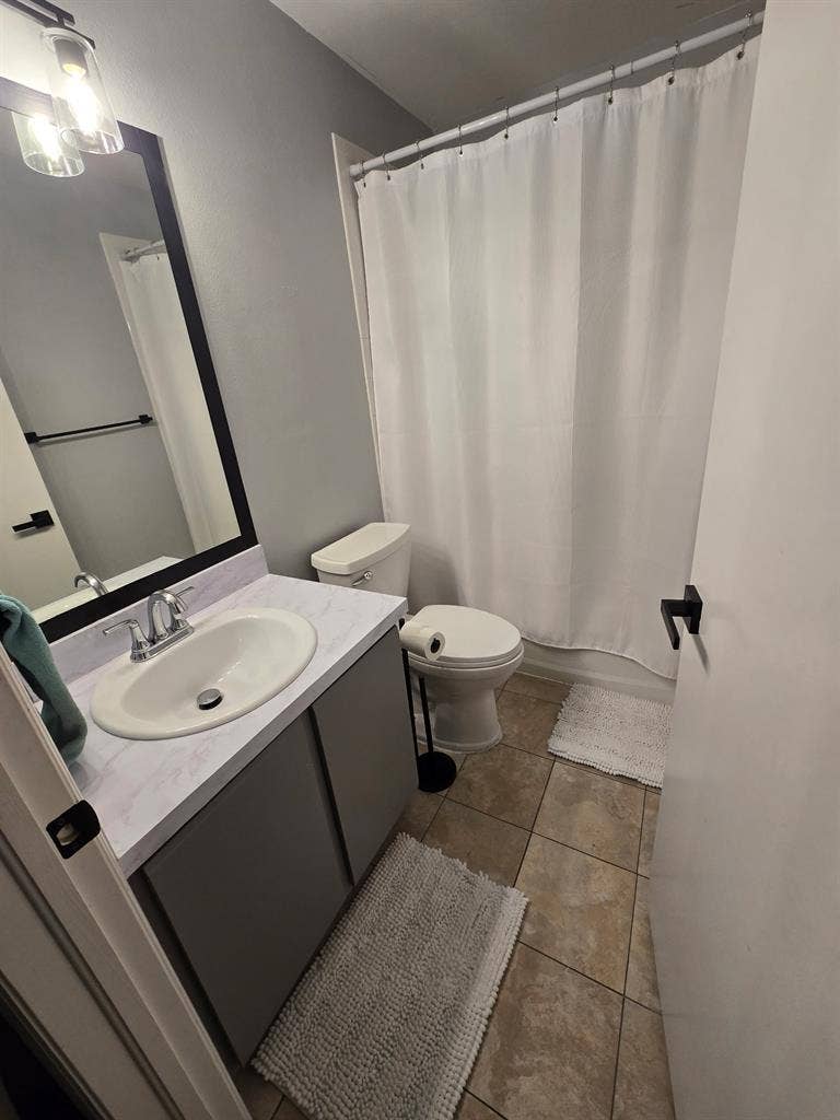 🏡 Rooms for Rent – Riverview (Big