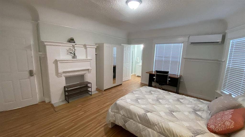 Room and 2 studios available 