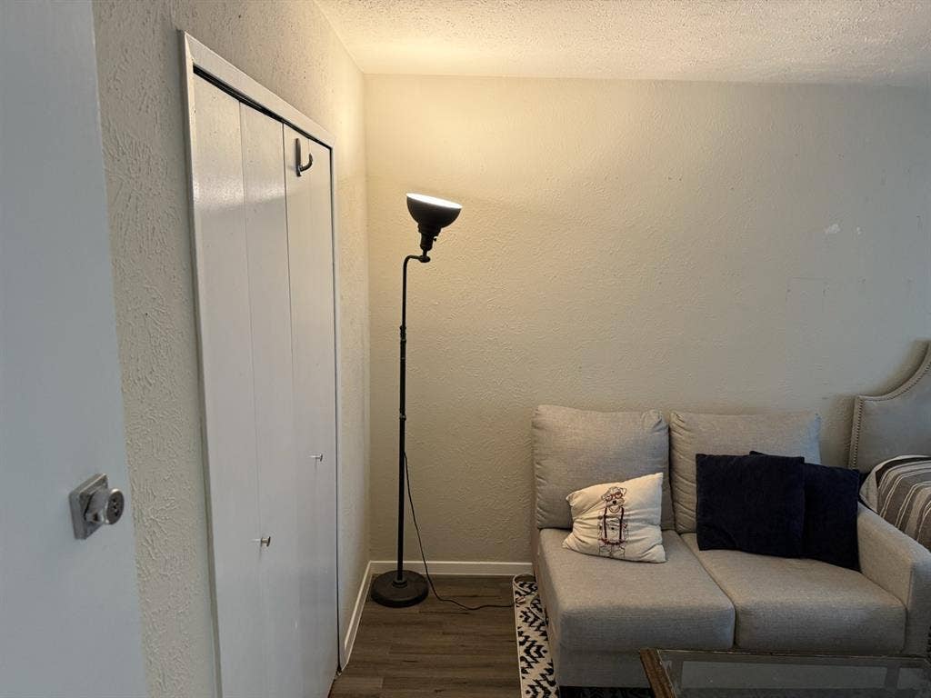 Furnished 1Bdrm w/sofa, shared bath