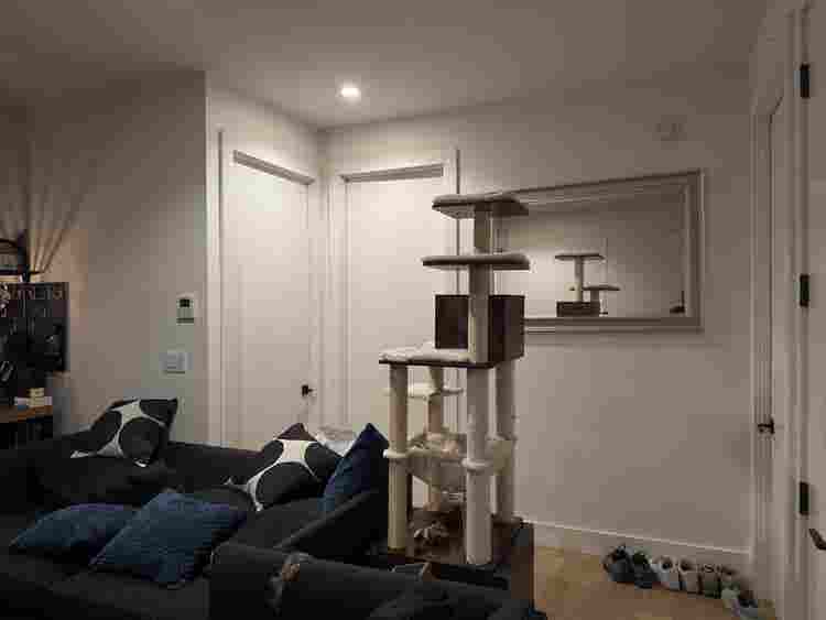 1 Room Available in