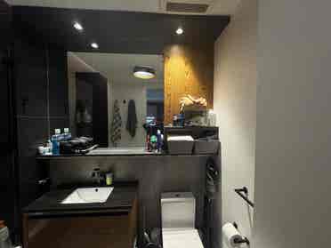 1 Room Available in