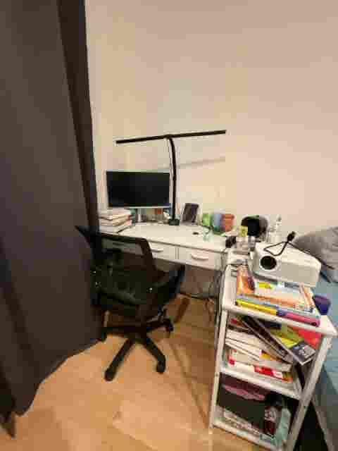 1 Room Available in