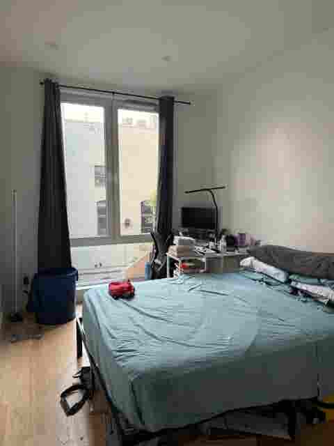 1 Room Available in