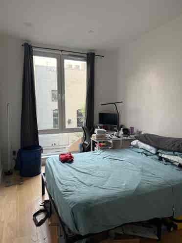 1 Room Available in