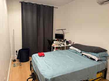 1 Room Available in