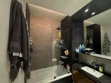 1 Room Available in