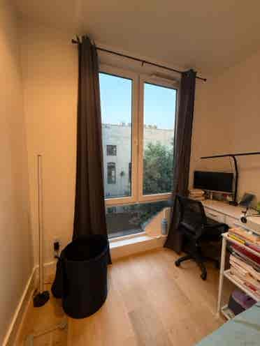 1 Room Available in