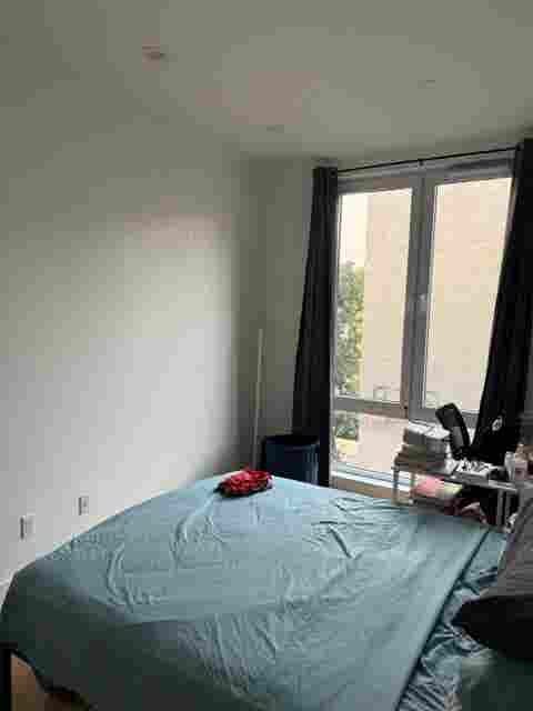 1 Room Available in