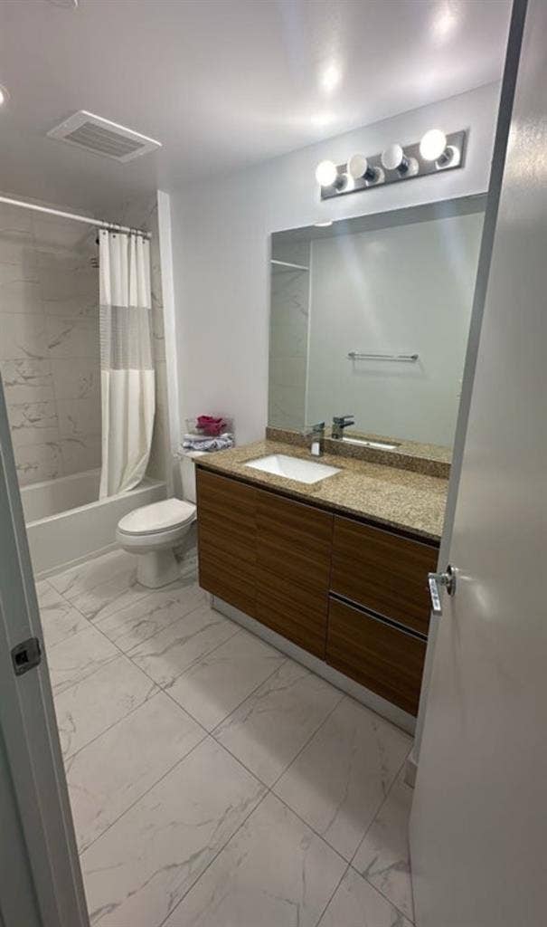 Double furnished room