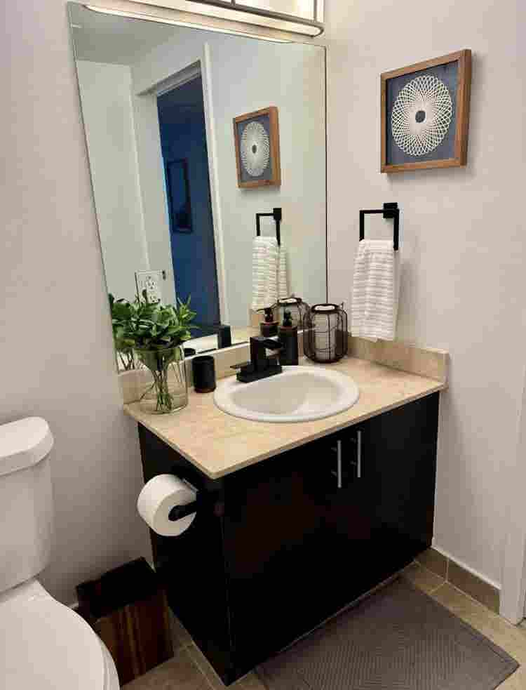 Boutique furnished room & bathroom