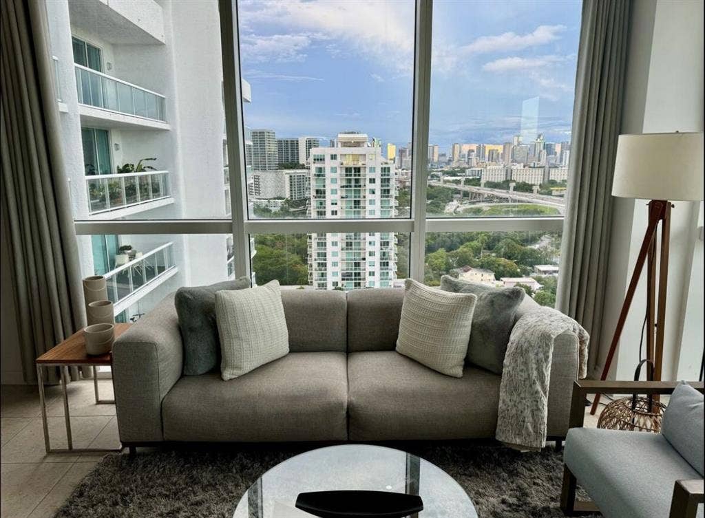 Boutique furnished room & bathroom