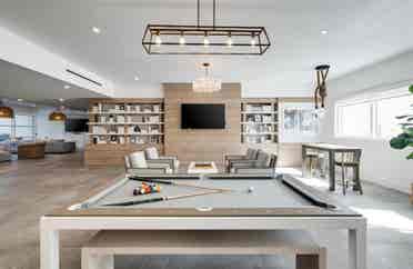 Boutique furnished room & bathroom