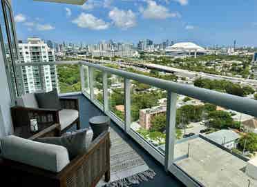 Boutique furnished room & bathroom