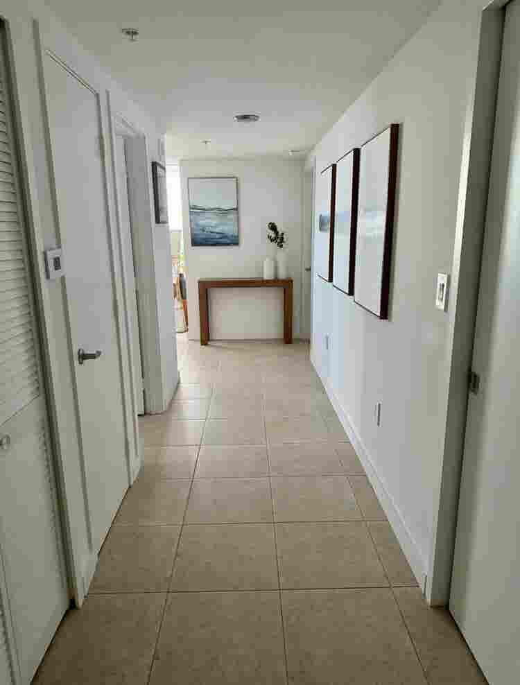 Boutique furnished room & bathroom