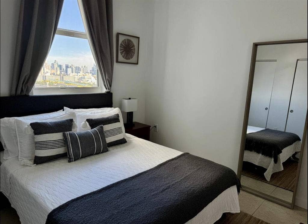 Boutique furnished room & bathroom