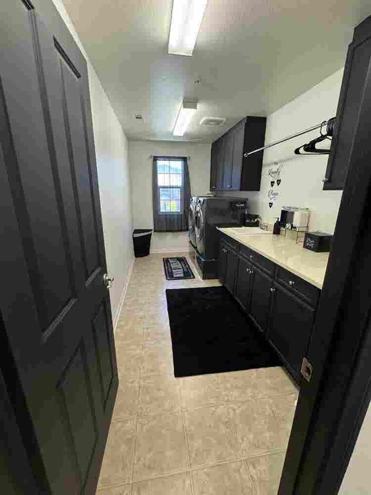 Full Bedroom/bathroom NO SCAMMERS